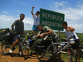 Aduana Brasil - Argentina (próximo de São Borja RS - BR)